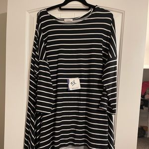 3/4 sleeve asymmetrical hem top